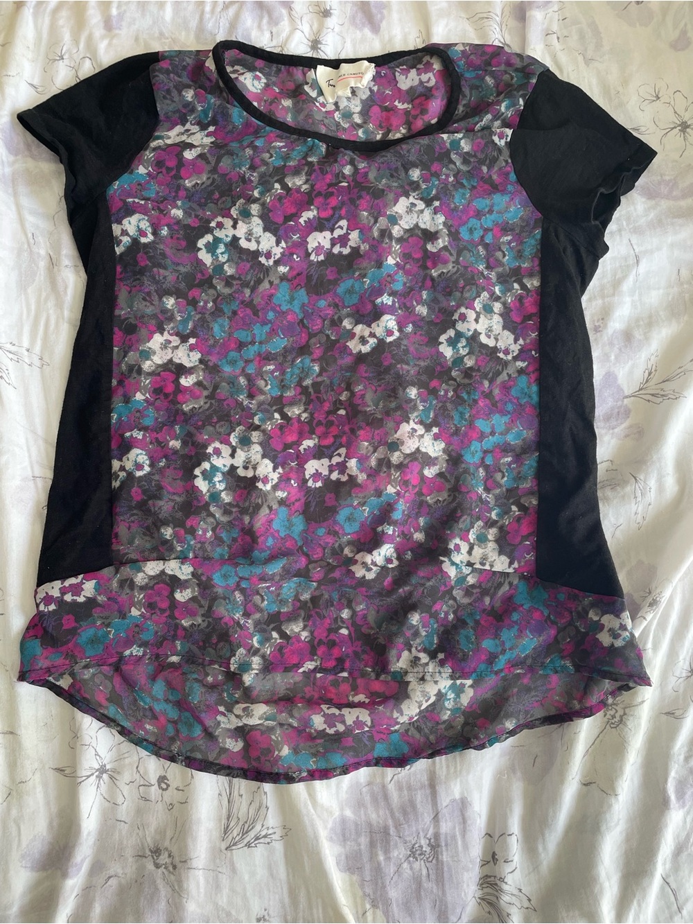 Vince Camuto M Floral Print Short Sleeve Women's Top - Black with Magenta & Teal